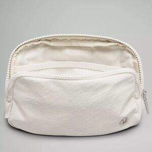 lululemon Everywhere Belt Bag 2L Large